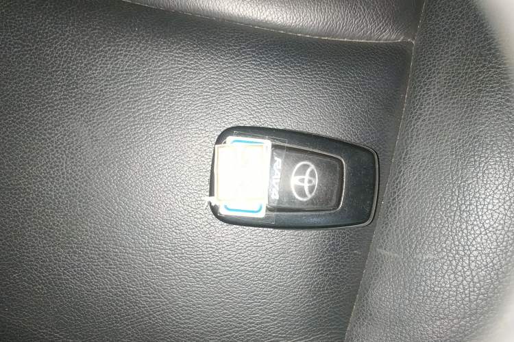 Used Toyota RAV4 2022 2.0L CVT Two-Wheel Drive Fashion Plus Edition Vehicle Key