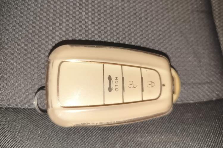 Used Toyota RAV4 2022 Dual-Engine 2.5L E-CVT Two-Wheel Drive Elite Edition Vehicle Key