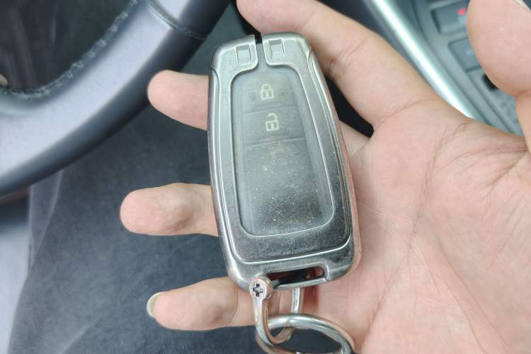 Used Toyota RAV4 2022 2.0L CVT Two-Wheel Drive Prestige Edition Vehicle Key