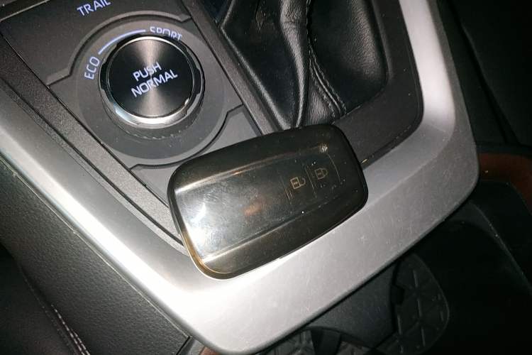 Used Toyota RAV4 2022 Dual-Engine 2.5L E-CVT Four-Wheel Drive Elite Plus Edition Vehicle Key