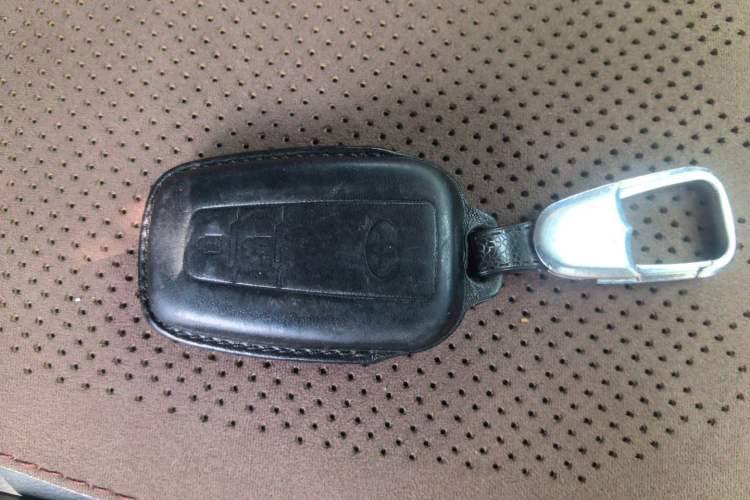 Used Toyota RAV4 2022 2.0L CVT Two-Wheel Drive Fashion Plus Edition Vehicle Key