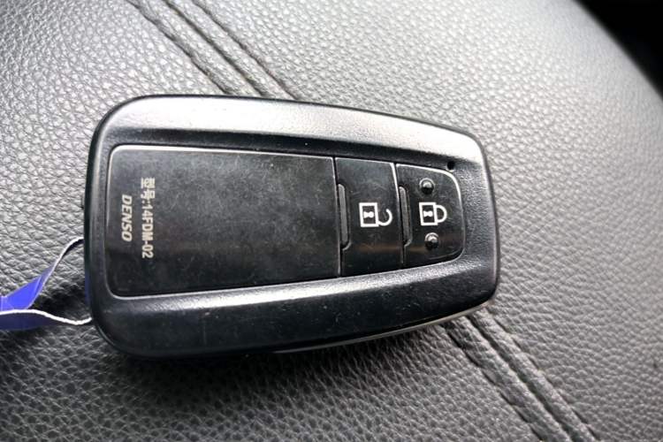 Used Toyota RAV4 2022 2.0L CVT Two-Wheel Drive Fashion Plus Edition Vehicle Key