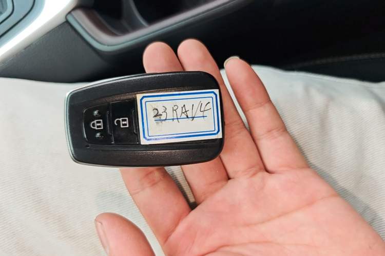 Used Toyota RAV4 2022 2.0L CVT Two-Wheel Drive Fashion Plus Edition Vehicle Key