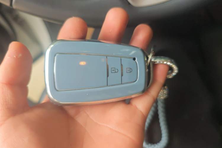 Used Toyota RAV4 2022 Dual-Engine 2.5L E-CVT Four-Wheel Drive Elite Plus Edition Vehicle Key