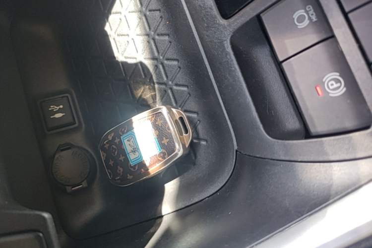 Used Toyota RAV4 2022 Dual-Engine 2.5L E-CVT Two-Wheel Drive Elite Edition Vehicle Key