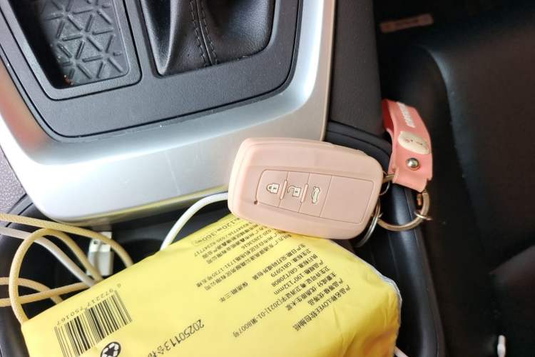 Used Toyota RAV4 2022 2.0L CVT Two-Wheel Drive Fashion Edition Vehicle Key