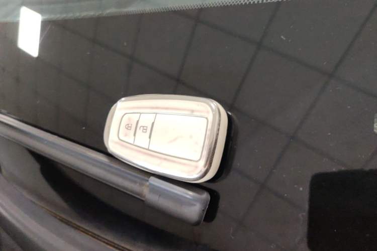 Used Toyota RAV4 2022 2.0L CVT Two-Wheel Drive Fashion Plus Edition Vehicle Key