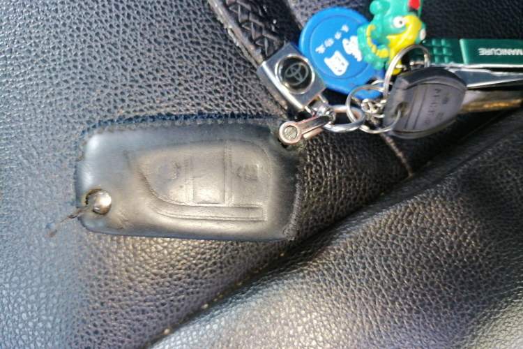 Used Toyota RAV4 2022 2.0L CVT Two-Wheel Drive Urban Edition Vehicle Key