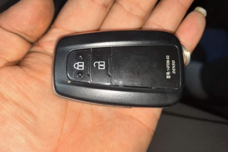 Used Toyota RAV4 2022 Dual-Engine 2.5L E-CVT Four-Wheel Drive Elite Plus Edition Vehicle Key