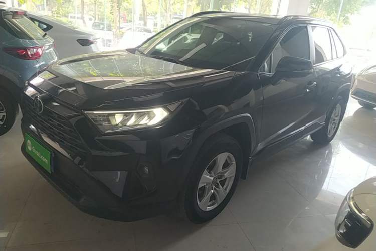 Ojetý Toyota RAV4 2023 2.0L CVT Two-Wheel Drive Urban Edition Guazi used car, China used car export, Used car for sale, Used  cars, Cheapest cars for sale