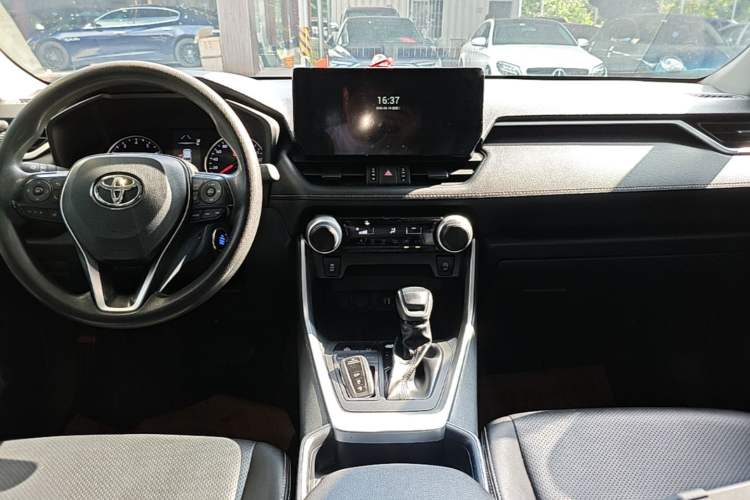 Used Toyota RAV4 2023 2.0L CVT Two-Wheel Drive Urban Edition Audio And AC Panel