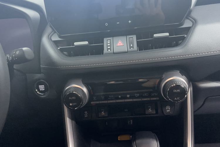 Used Toyota RAV4 2023 2.0L CVT Two-Wheel Drive Fashion Plus Edition Audio And AC Panel