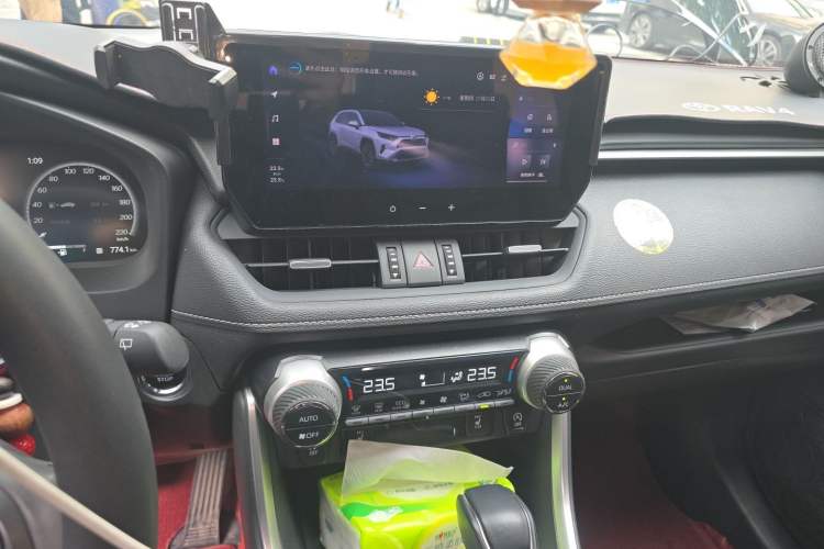 Used Toyota RAV4 2023 2.0L CVT Two-Wheel Drive Fashion Plus Edition Audio And AC Panel