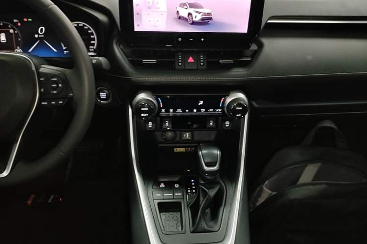 Used Toyota RAV4 2023 2.0L CVT Two-Wheel Drive Fashion Plus Edition Audio And AC Panel