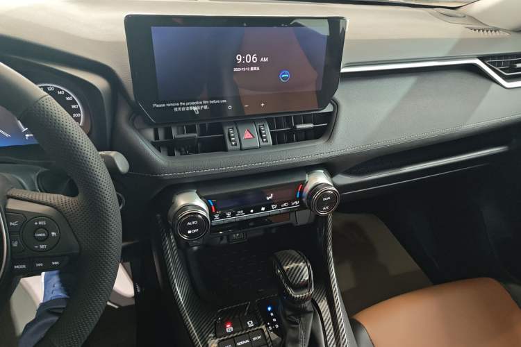 Used Toyota RAV4 2023 Dual-Motor 2.5L E-CVT Two-Wheel Drive Elite Edition Audio And AC Panel