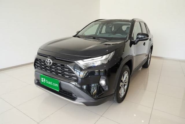 Ojetý Toyota RAV4 2023 2.0L CVT Two-Wheel Drive Fashion Plus Edition