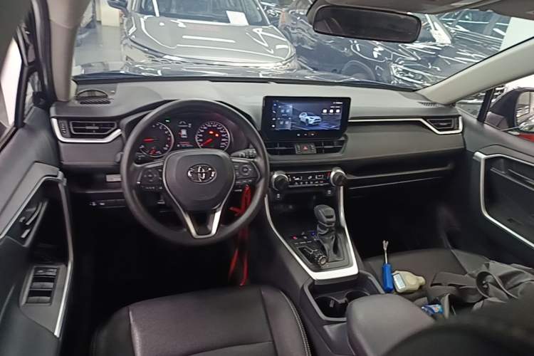 Used Toyota RAV4 2023 2.0L CVT Two-Wheel Drive Urban Edition Center Console