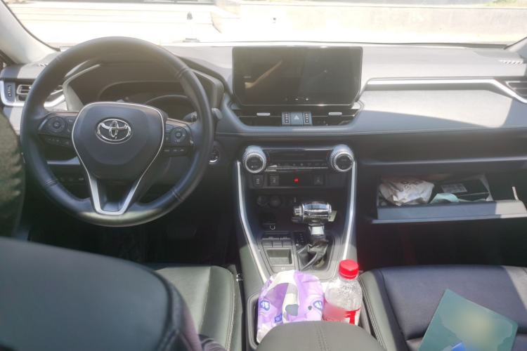 Used Toyota RAV4 2023 Dual-Engine 2.5L E-CVT Two-Wheel Drive Elite Plus Edition Center Console