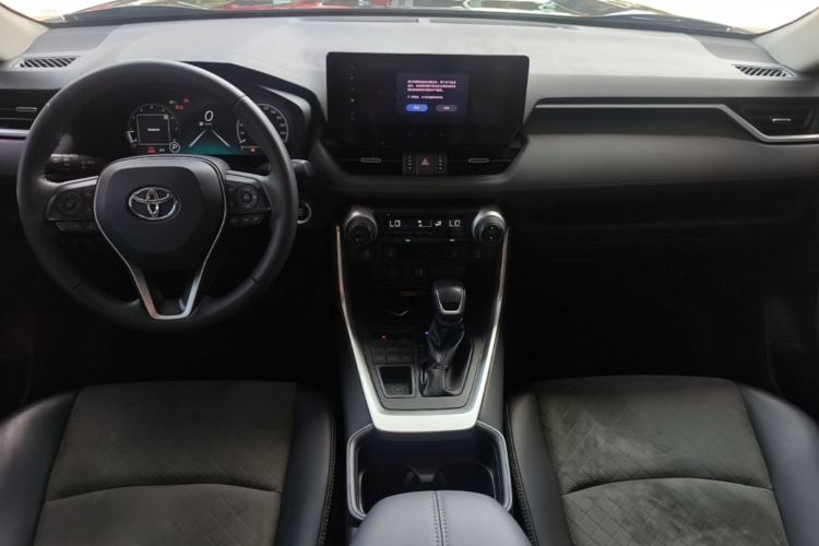 Used Toyota RAV4 2023 2.0L CVT 4x4 Explorer Plus Edition Center Console