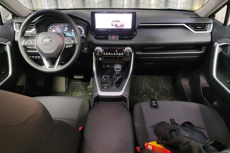 Used Toyota RAV4 2023 Dual-Motor 2.5L E-CVT Two-Wheel Drive Elite Edition Center Console