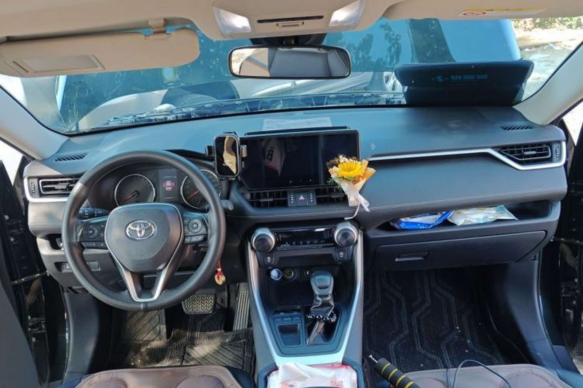 Used Toyota RAV4 2023 2.0L CVT Two-Wheel Drive Urban Edition Center Console