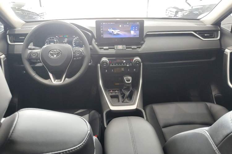 Used Toyota RAV4 2023 2.0L CVT Two-Wheel Drive Fashion Plus Edition Center Console