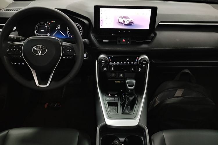 Used Toyota RAV4 2023 2.0L CVT Two-Wheel Drive Fashion Plus Edition Center Console