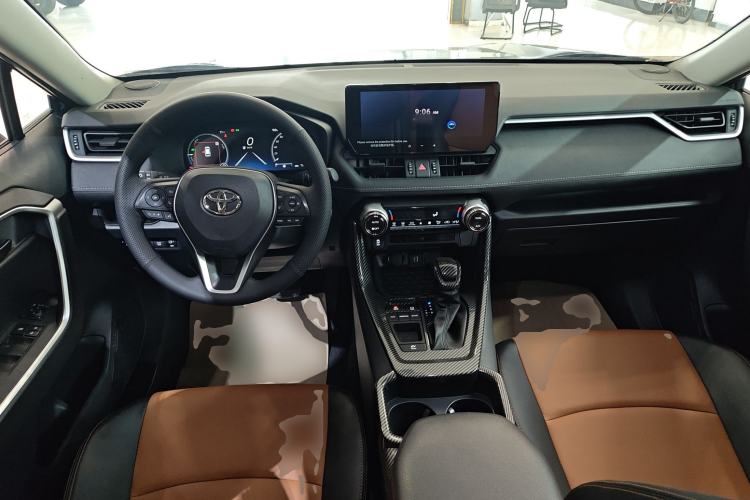 Used Toyota RAV4 2023 Dual-Motor 2.5L E-CVT Two-Wheel Drive Elite Edition Center Console