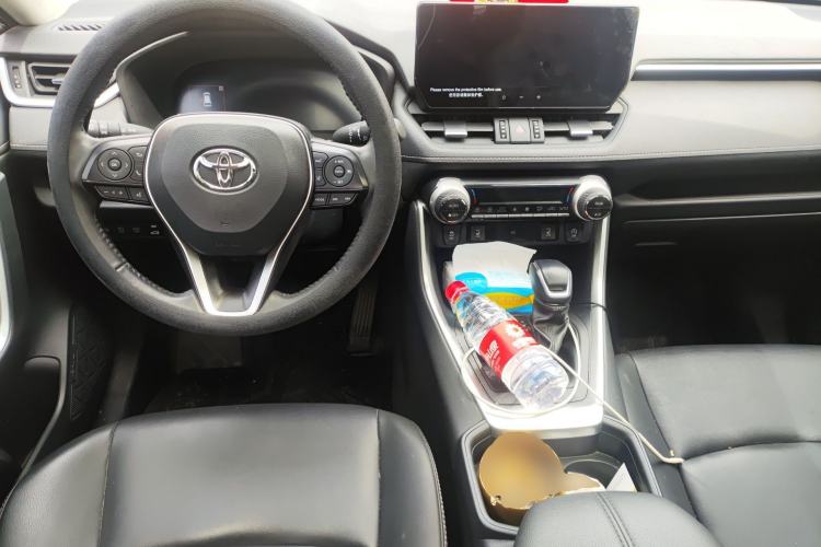 Used Toyota RAV4 2023 2.0L CVT Two-Wheel Drive Fashion Plus Edition Center Console