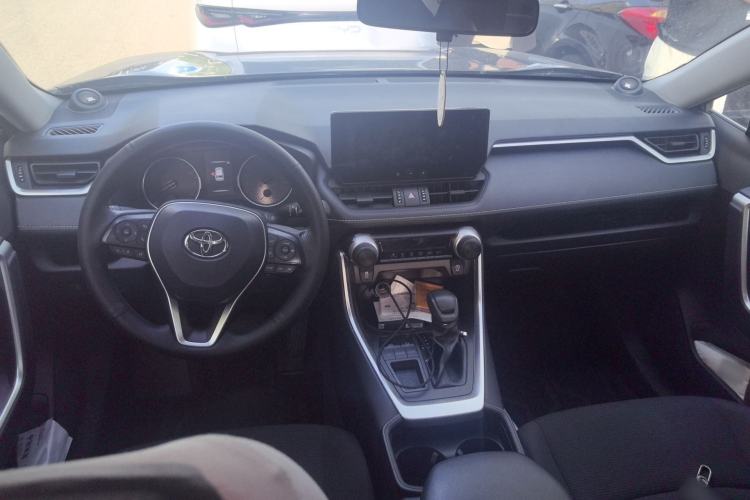 Used Toyota RAV4 2023 2.0L CVT Two-Wheel Drive Urban Edition Center Console