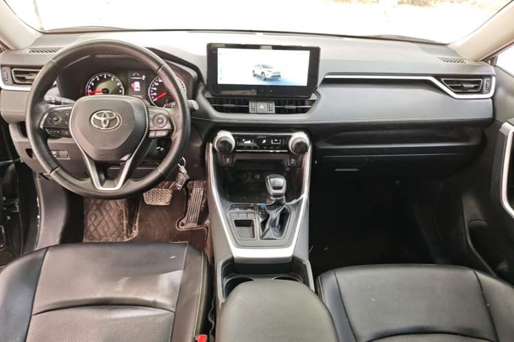 Used Toyota RAV4 2023 2.0L CVT Two-Wheel Drive Urban Edition Center Console