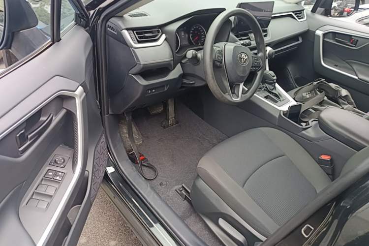 Used Toyota RAV4 2023 2.0L CVT Two-Wheel Drive Urban Edition Driver Seat
