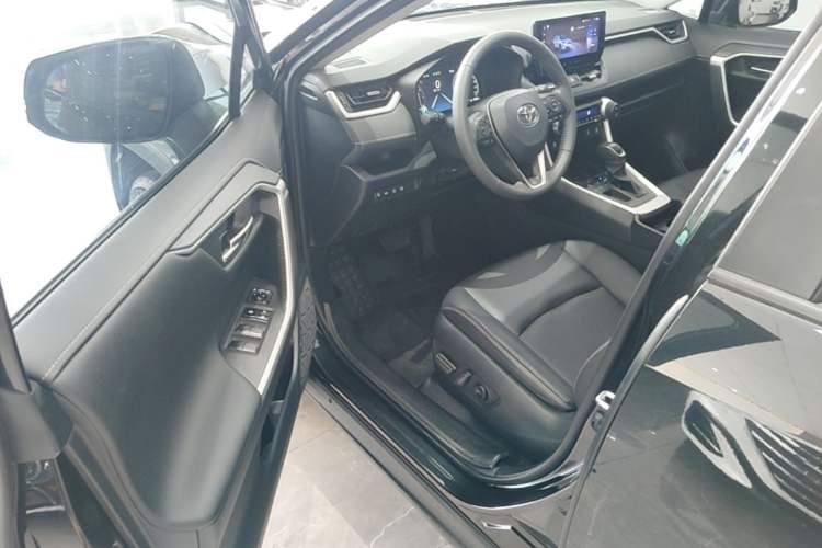 Used Toyota RAV4 2023 2.0L CVT Two-Wheel Drive Fashion Plus Edition Driver Seat