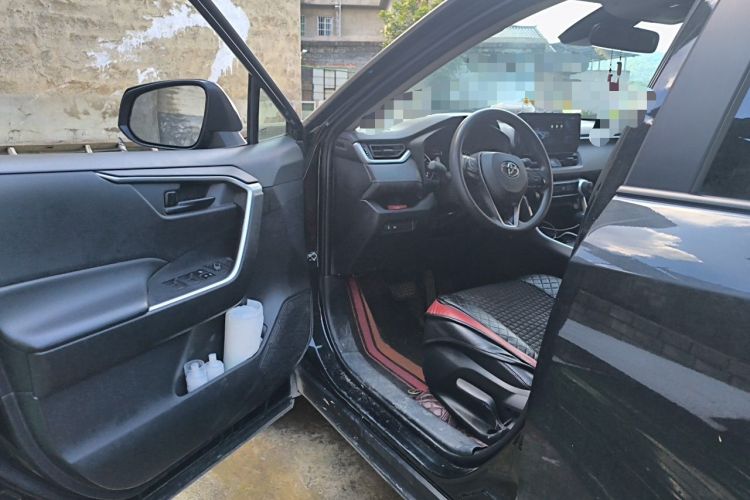 Used Toyota RAV4 2023 2.0L CVT Two-Wheel Drive Fashion Edition Driver Seat