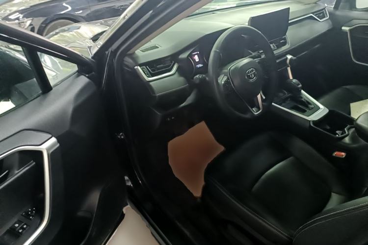 Used Toyota RAV4 2023 2.0L CVT Two-Wheel Drive Urban Edition Driver Seat