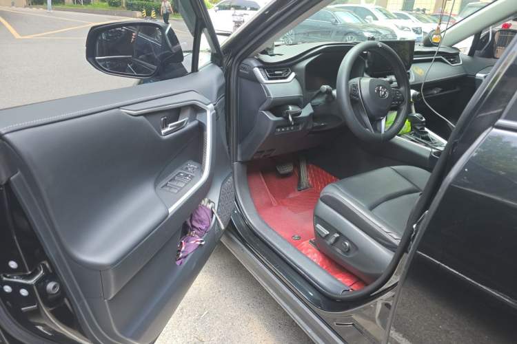 Used Toyota RAV4 2023 2.0L CVT Two-Wheel Drive Fashion Plus Edition Driver Seat