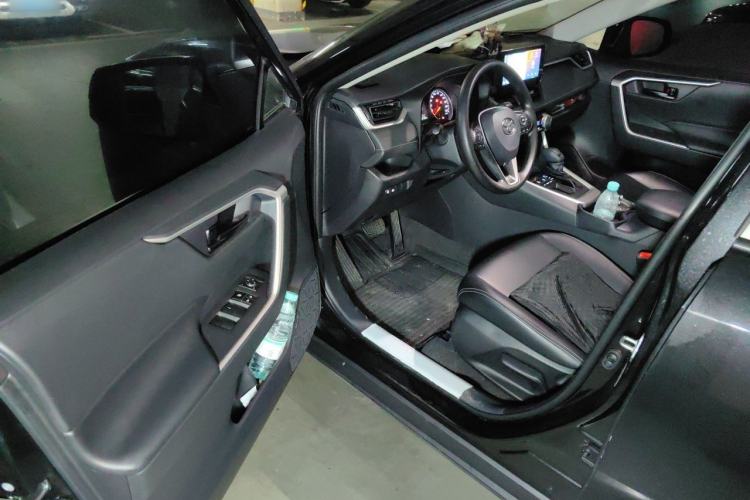 Used Toyota RAV4 2023 2.0L CVT Two-Wheel Drive Urban Edition Driver Seat