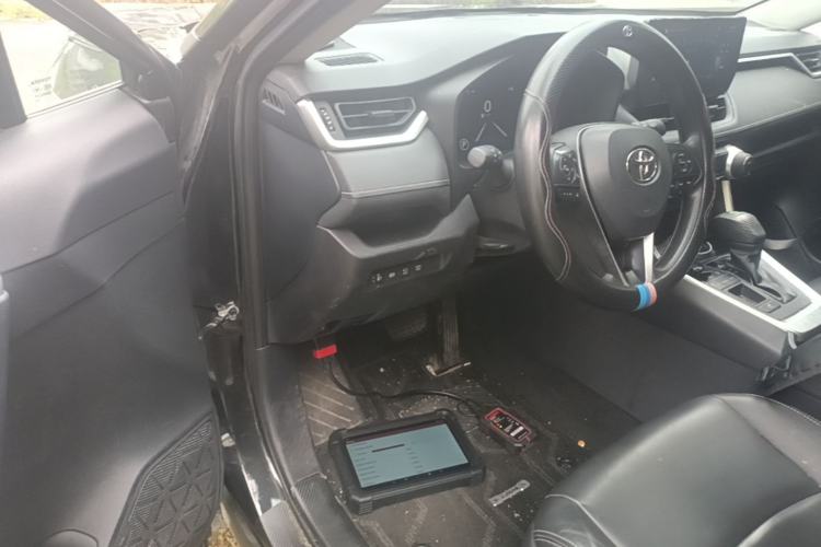 Used Toyota RAV4 2023 Dual-Motor 2.5L E-CVT Two-Wheel Drive Elite Edition Driver Seat
