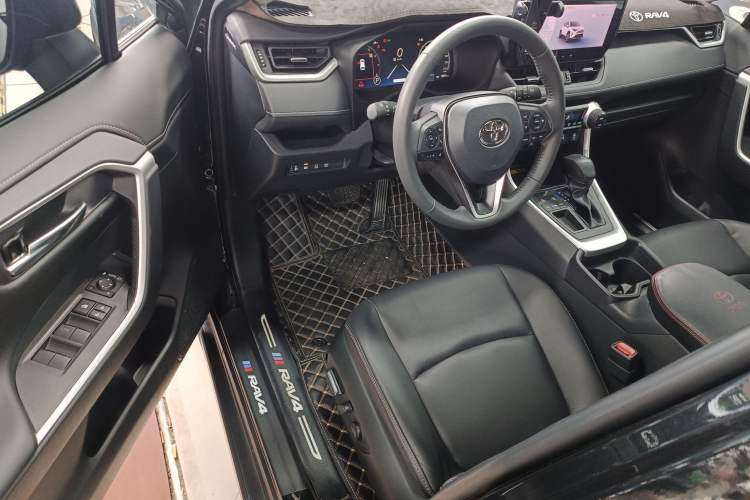 Used Toyota RAV4 2023 2.0L CVT Two-Wheel Drive Fashion Plus Edition Driver Seat
