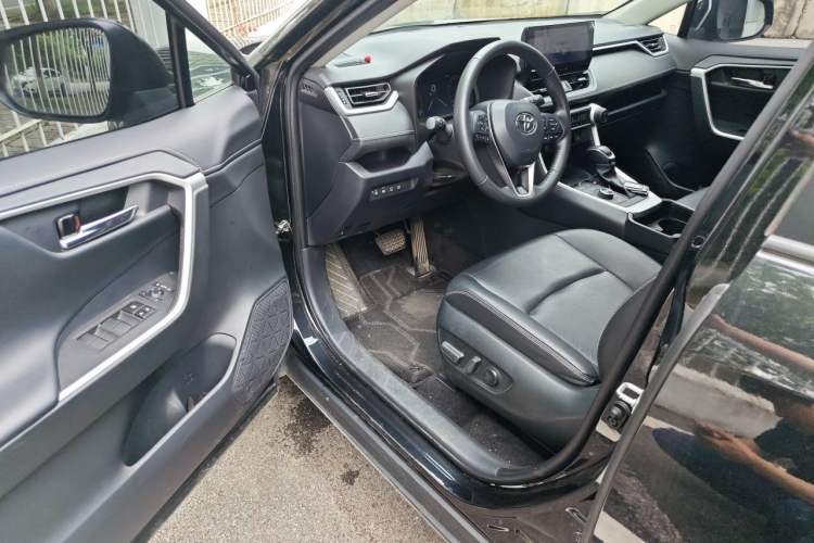 Used Toyota RAV4 2023 Dual-Engine 2.5L E-CVT Four-Wheel Drive Elite Plus Edition Driver Seat