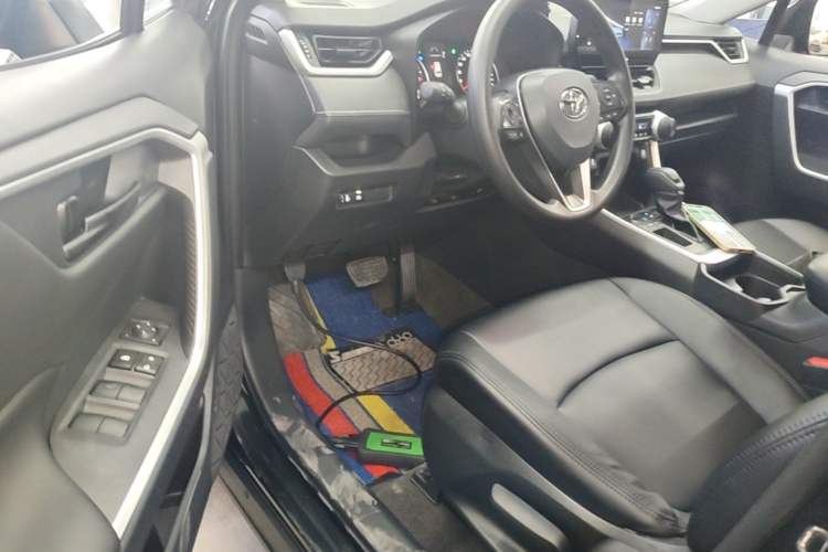 Used Toyota RAV4 2023 2.0L CVT Two-Wheel Drive Urban Edition Driver Seat