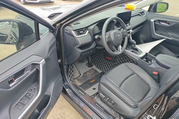 Used Toyota RAV4 2023 2.0L CVT Two-Wheel Drive Fashion Plus Edition Driver Seat