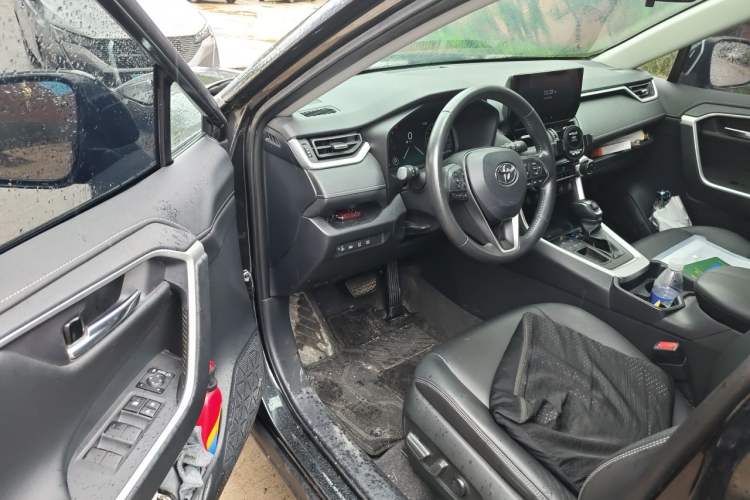 Used Toyota RAV4 2023 2.0L CVT Two-Wheel Drive Fashion Plus Edition Driver Seat