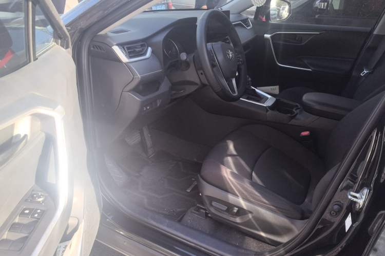 Used Toyota RAV4 2023 2.0L CVT Two-Wheel Drive Urban Edition Driver Seat