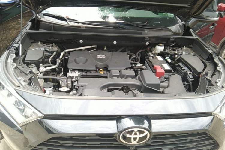 Used Toyota RAV4 2023 2.0L CVT Two-Wheel Drive Fashion Edition Engine Bay