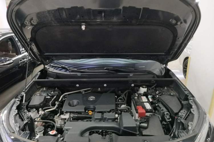 Used Toyota RAV4 2023 2.0L CVT Two-Wheel Drive Fashion Plus Edition Engine Bay