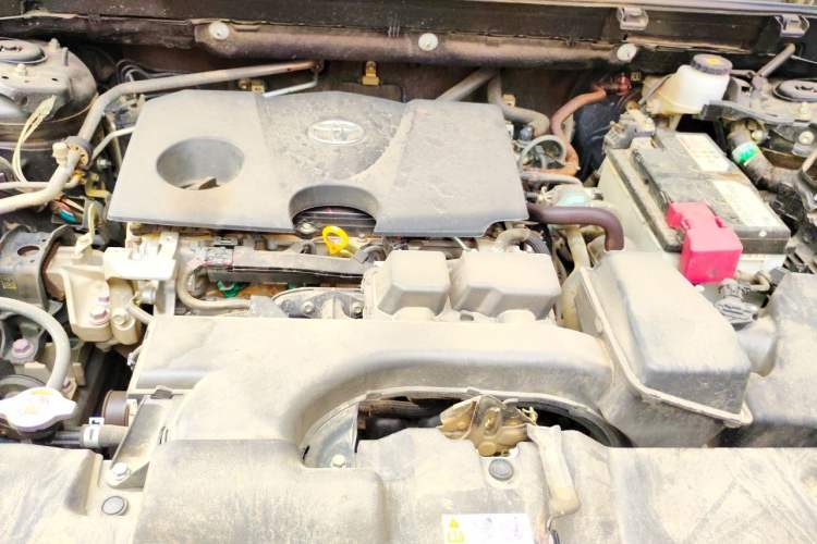Used Toyota RAV4 2023 2.0L CVT Two-Wheel Drive Fashion Plus Edition Engine Bay