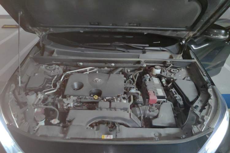 Used Toyota RAV4 2023 2.0L CVT Two-Wheel Drive Fashion Edition Engine Bay
