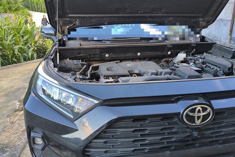 Used Toyota RAV4 2023 2.0L CVT Two-Wheel Drive Fashion Edition Engine Bay Right
