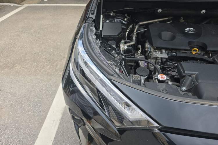 Used Toyota RAV4 2023 2.0L CVT Two-Wheel Drive Fashion Plus Edition Engine Bay Right